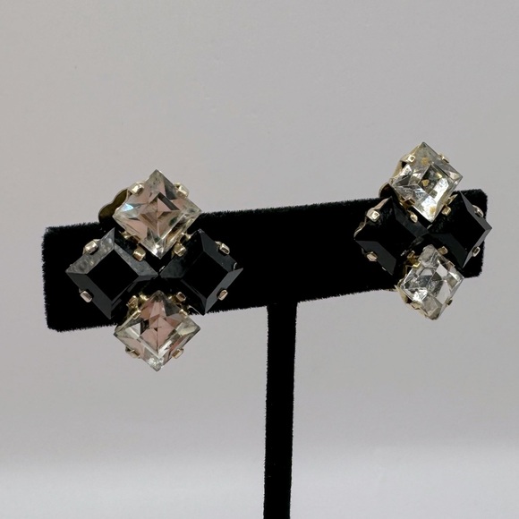 VINTAGE Diamond-Shaped Crystal Clip-On Earrings - Picture 1 of 11